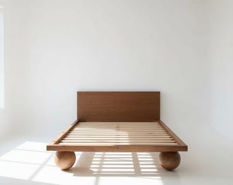 Massivholz Podest | Skulpturale runde Beine, japanisch inspiriertes Design