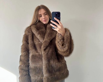 Abrigo hecho a mano de piel sintética marrón de marta cibelina, chaqueta vegana horizontal, abrigo corto con cinturón para invierno