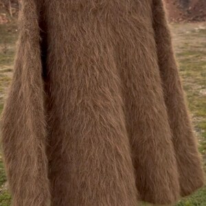 Jersey de alpaca Suri color marrón chocolate, jersey de punto esponjoso extragrande, jersey de lana suave que no pica, regalo minimalista de lujo para ella, cálido y acogedor. imagen 2