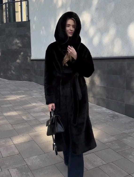 Luxury Luxury Eco Fur Coat ブラック Faux Fur Jacket | Eco-Friendly 