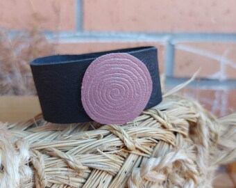 Pink black cuff, leather cuff, pink bracelet, leather bracelet, pink leather, flowers cuff, pink flowers, pink leather cuff, flowers leather