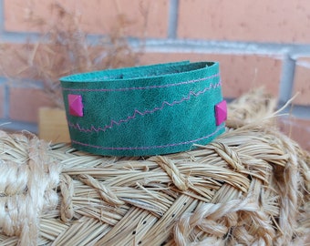 Turquoise bracelet,leather bracelet,leather cuff,wide cuff,turquoise leather,green bracelet,green cuff,green turquoise,leather green jewel