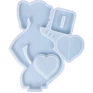 Puede incluir: Un juego de tres cuencos apilables de cerámica en tonos azules, verdes y blancos. Los cuencos presentan un esmalte moteado y un diseño sencillo. El cuenco más grande tiene unos 18 cm de diámetro.