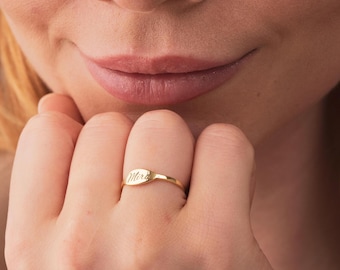 Personalized Name Ring, Dainty 14k Gold Name Ring, Custom Engraved Ring, Minimalist Ring, Bridesmaids Ring, Everyday Jewelry, Birthday Gift