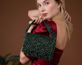 Schwarze Perlen Pailletten Clutch: Handgemachte Abendtasche mit Fransen