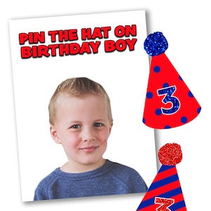 Puede incluir: Un juego de fiesta "Pin the Hat on Birthday Boy". El juego incluye una foto de un ni&ntilde;o peque&ntilde;o y dos sombreros de cumplea&ntilde;os. Un sombrero es rojo con lunares azules y el n&uacute;mero 3. El otro sombrero es de rayas rojas y azules con el n&uacute;mero 3.