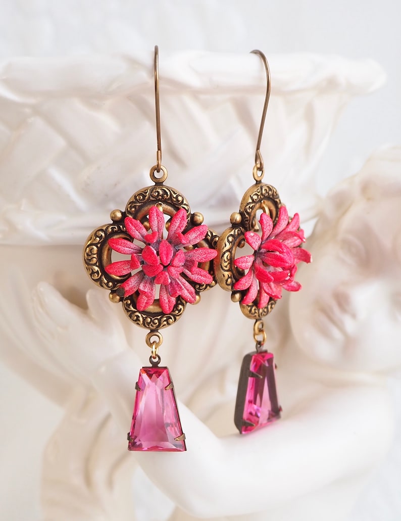 Vintage Pink Enamel Flower Glass Earrings Life Like Mum German Glass Drop Victorian Antiqued Brass-Assemblage Jewelry One of a Kind image 2