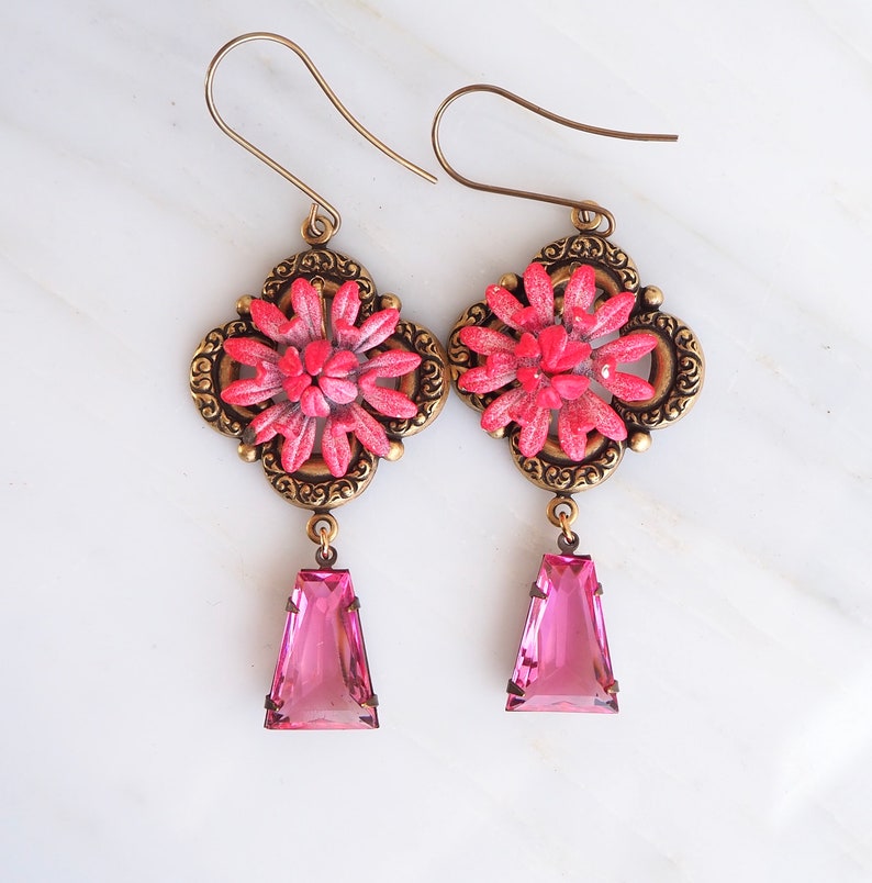 Vintage Pink Enamel Flower Glass Earrings Life Like Mum German Glass Drop Victorian Antiqued Brass-Assemblage Jewelry One of a Kind image 4