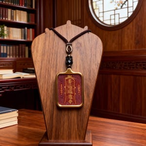 Cinnober Taoist Talisman Halsband | Bagua Skyddshänge | Handmonterad Mässingsamulett