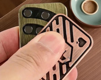 マグネット式フィジェットカード - 金属製スライダーおもちゃ、集中力と楽しさのためのポケットガジェット、ユニークなデスクアクセサリー