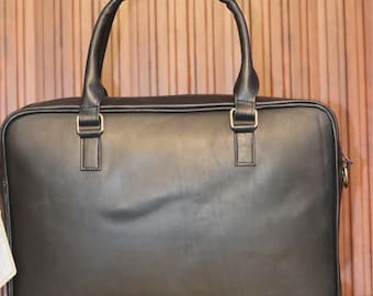 Handgefertigte Laptop-Aktentasche aus schwarzem Leder: Unisex-Büroarbeitstasche