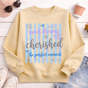 Corazones con estrellas a rayas PNG – Clip art de camiseta con escritura a mano – Gráfico de relámpagos celestiales y dulces sueños