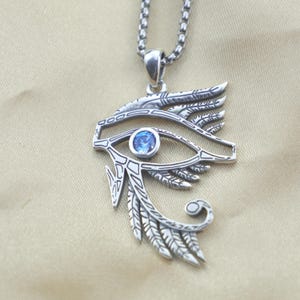 Halsband i sterlingsilver med Horus öga och blå kristall, egyptisk bevingad Horus-hänge, forntida skyddsamulettsmycken för män och kvinnor