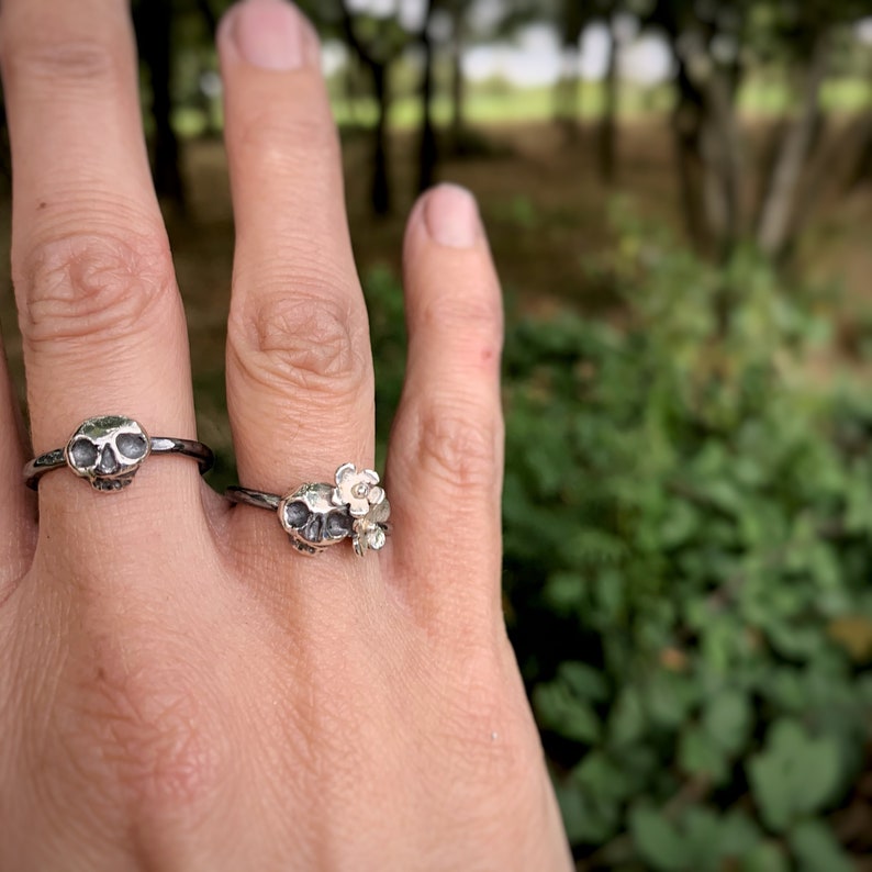 Sterling Silver Skull Ring, handmade silver skull with Flowers, Muertos skull ring, day of the dead jewellery, skull jewelry image 5