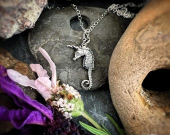 Piper K Coastal Charm & Fish Hair Claw Clip Bundle New Piper K Metal Seashell Claw Clips Double-Sided 4 & 3  main image 4