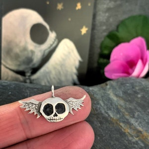 Skull with wings charm - ‘Roger’. Cute skull, silver skull charm, Angel skull charm, skull pendant