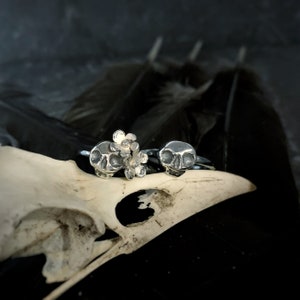 Sterling Silver Skull Ring, handmade silver skull with Flowers, Muertos skull ring, day of the dead jewellery, skull jewelry image 2