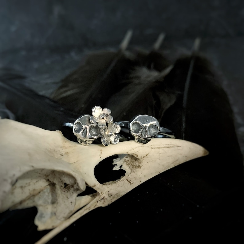Sterling Silver Skull Ring, handmade silver skull with Flowers, Muertos skull ring, day of the dead jewellery, skull jewelry image 2