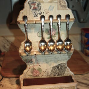 Vintage Wooden Victorian Decoupage Small Spoon Rack with Spoons & Copper Lined Compartment