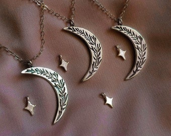 Rozemarijn Maan Ketting - Verticale Stijl