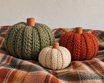 Modello per zucca all'uncinetto in 3 misure: Zucca amigurumi a coste, decorazione autunnale - Decorazione autunnale adatta ai principianti (modello PDF), taglie multiple