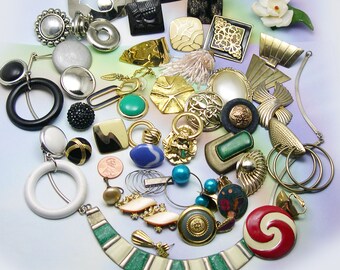 Vintage Junk Scrap Jewelry Lot Destash Harvest Assorted Mixed Earrings Brooch Necklace assemblage crafting art artist media Lizones on Etsy