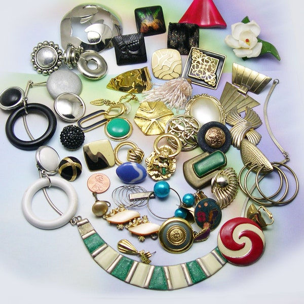 Vintage Junk Scrap Jewelry Lot Destash Harvest Assorted Mixed Earrings Brooch Necklace assemblage crafting art artist media Lizones on Etsy