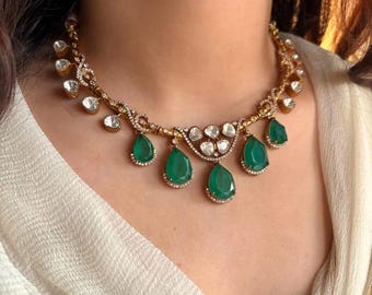 Groene Kundan-chokerketting: vergulde Indiase bruidssieraden