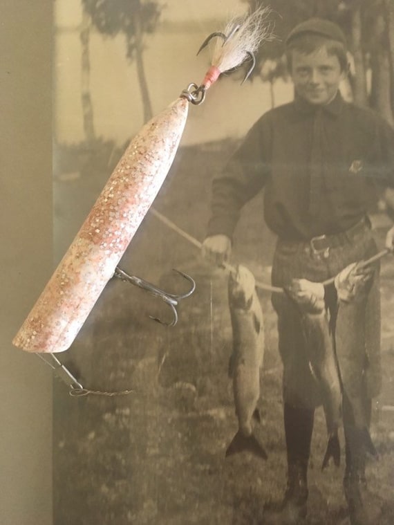 antique fishing lure gift Collectibles: An Encyclopedia of the Early Years, 1840 to 1940.: Rick Edmisten, Dudley Murphy: 9781574325164 Books Perch or sea fish Antique Glitter Fishing Lure With