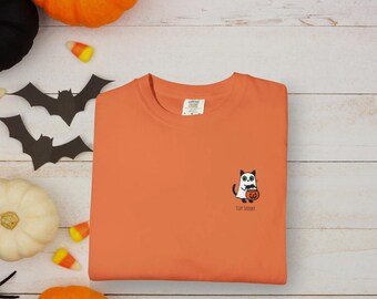Embroidered Halloween Ghost Cat T-Shirt: Spooky Fall Graphic Tee
