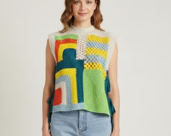 Chaleco de patchwork de crochet hecho a mano, colorido diseño de cuadros de abuela, top bohemio para festivales