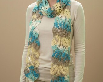 Bufanda de encaje de ganchillo hecha a mano, chal bohemio azul y amarillo