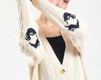 Suéter de invierno de punto bordado con cárdigan de conejito beige de ganchillo