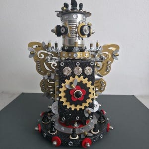 Robot Royale - Protector of The Queen (Bee) - Art Assemblage - 3D Art - Mixed Media - Found Objects