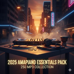 Puede incluir: Una configuración de DJ sobre una mesa con un fondo de paisaje urbano. La configuración incluye una mesa de mezclas, tocadiscos, auriculares y un tambor pequeño. La imagen tiene el texto "2025 AMAPIANO ESSENTIALS PACK" y "250 MP3 COLLECTION" en letras doradas.