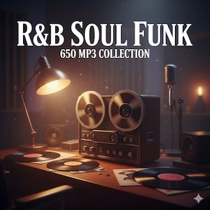Puede incluir: Imagen de una configuración de audio vintage con el texto "R&B SOUL FUNK 650 MP3 COLLECTION". La escena incluye un grabador de cinta de carrete a carrete, discos de vinilo, un micrófono y una lámpara de escritorio, todo bañado en luz cálida.