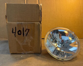 Wagner 4017 5.5V/6V 11.5W/3.8W PAR46 Sealed Beam Lamp - Brand New in Box