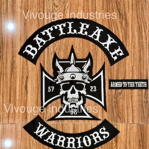 Battleaxe Warriors rugpatchset - Geborduurd doodskop-ijzeren kruis - Tot de tanden bewapend - Grote bikerjas/vest/rocker - Opnaaibadge