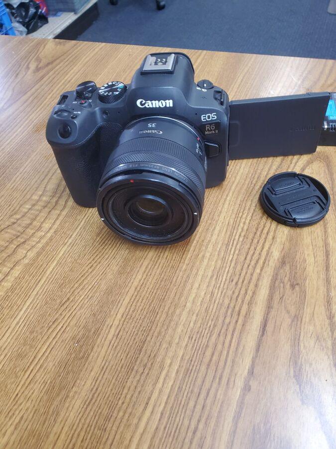 Canon EOS R6 Mark II 242MP Mirrorless Camera WCanon 35 LensShutterCount8668