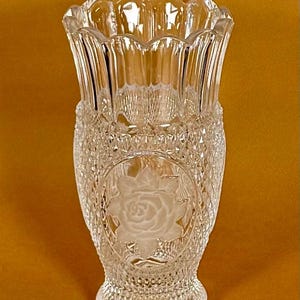 Vintage Crystal Vase with Frosted Rose Medallion – Cut Diamond Pattern, Scalloped Rim