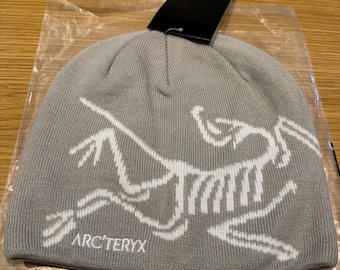 Arcteryx Bird Head toque Merino Wool Beanie: blue pink Black, 58cm authentic NWOT