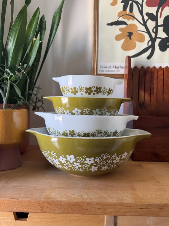 【貴重】PYREX　ベイク皿　クランベリー　2L 3L　セット Vintage Pyrex Spring Blossom, Crazy Daisy Cinderella Mixing Bowl