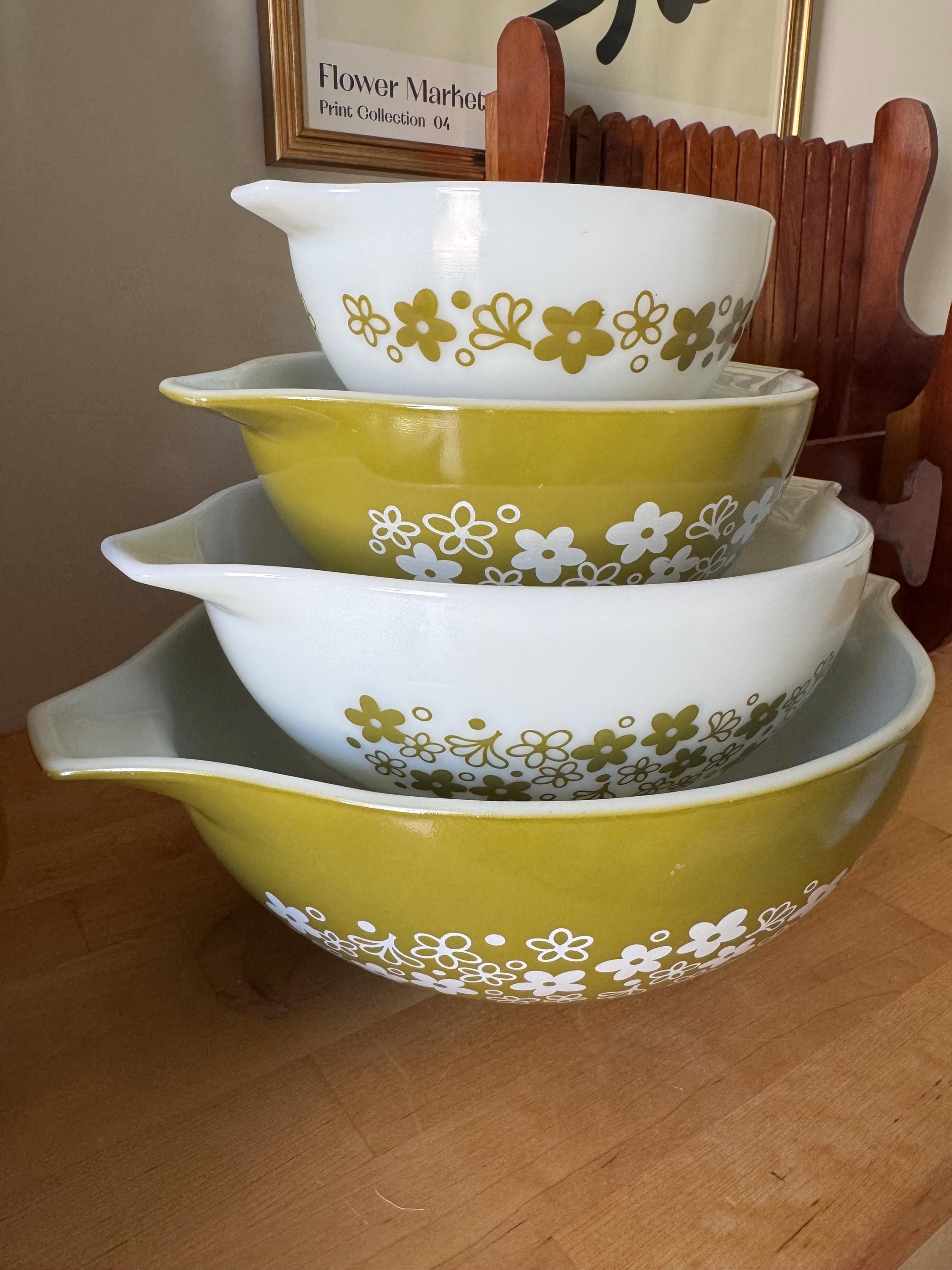 Vintage Pyrex Spring Blossom, Crazy Daisy Cinderella Mixing Bowl