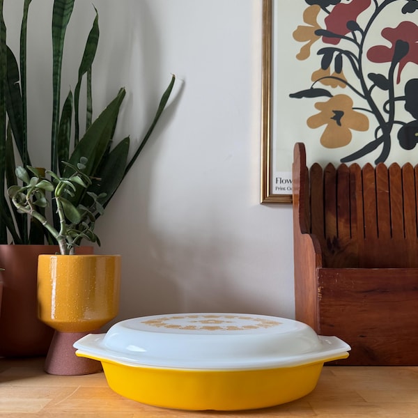 Pyrex Golden Butterfly Divided Casserole Dish,  1 qt with lid