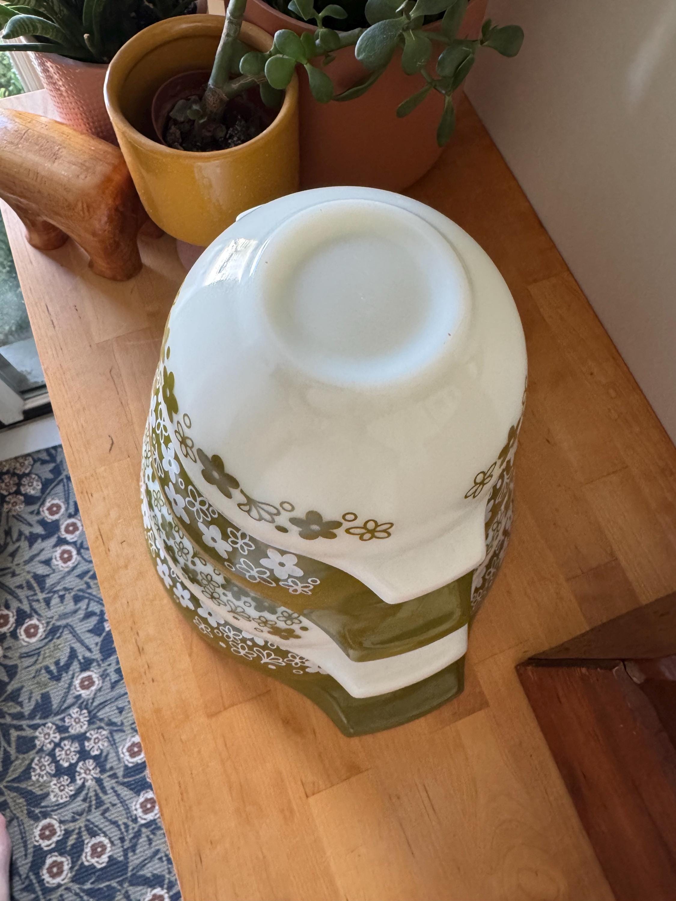 Vintage Pyrex Spring Blossom, Crazy Daisy Cinderella Mixing Bowl
