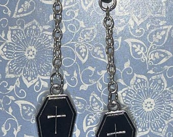 Coffin decor, glasses