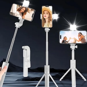 Utdragbart selfie-stativ med trådlös fjärrkontroll och ljus