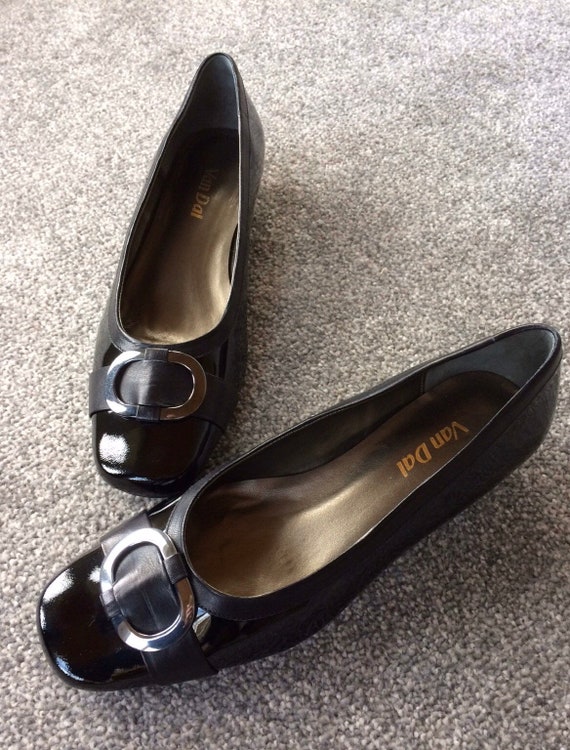 black van dal shoes