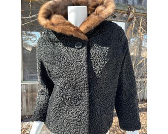 Korte jas jaren 60 perzisch lamsbont met nertskraag zwartbruin Hurtig