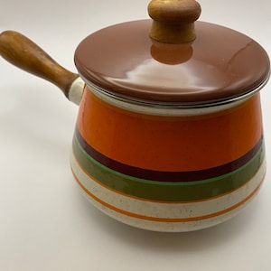 Vintage 1970s Enamel Fondue Pot/Saucepan with Wooden Handle